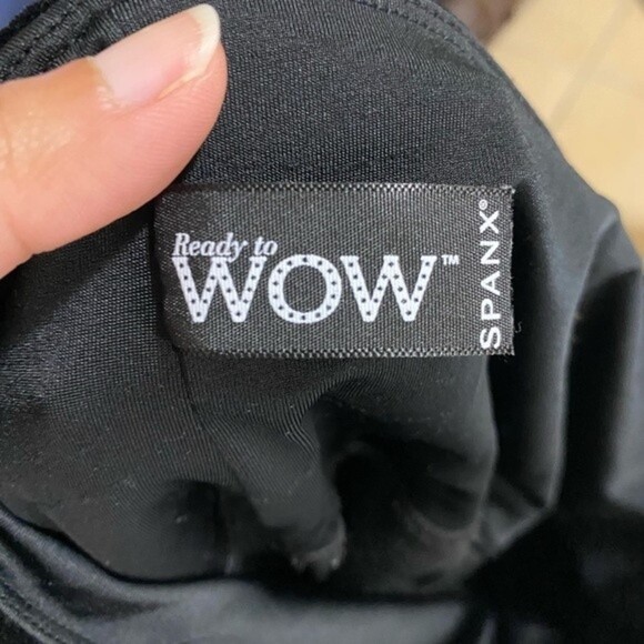 Spanx Ready to Wow Velvet Leggings - Picture 3 of 5